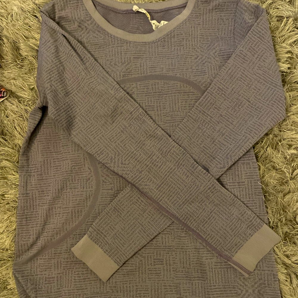Lululemon relaxed swiftly